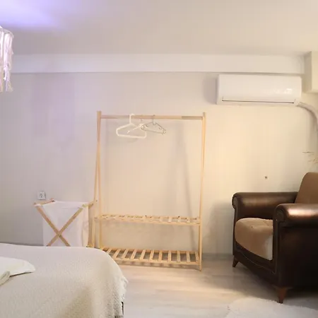 Pink Old 1 * Istambul