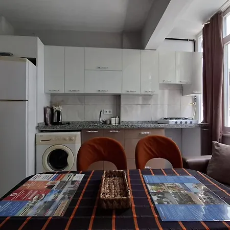 Apartment Pink Old 1 Istanbul