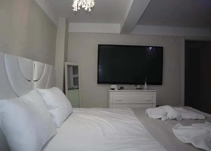 Apartment Pink Old 1