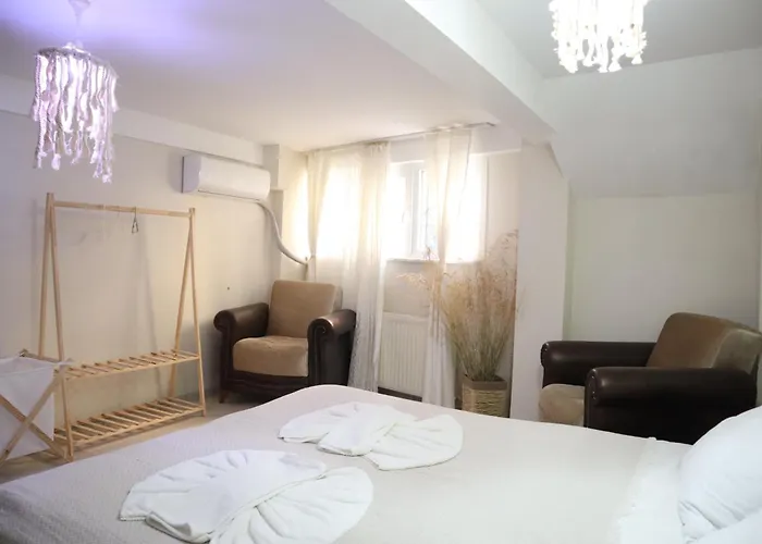 Apartment Pink Old 1 Istanbul