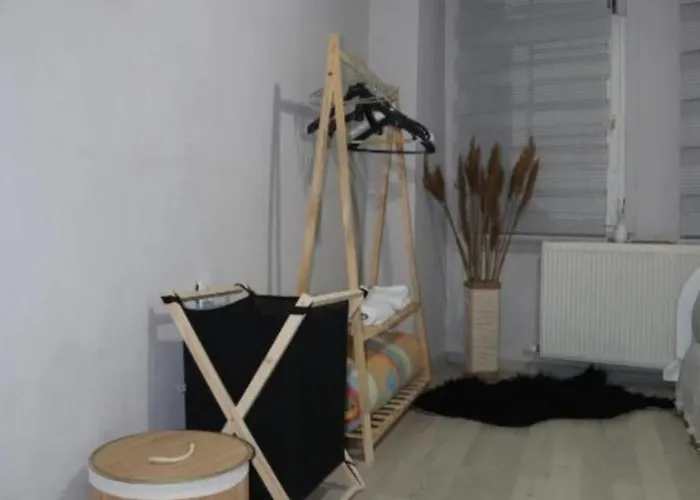 Apartment Pink Old 1