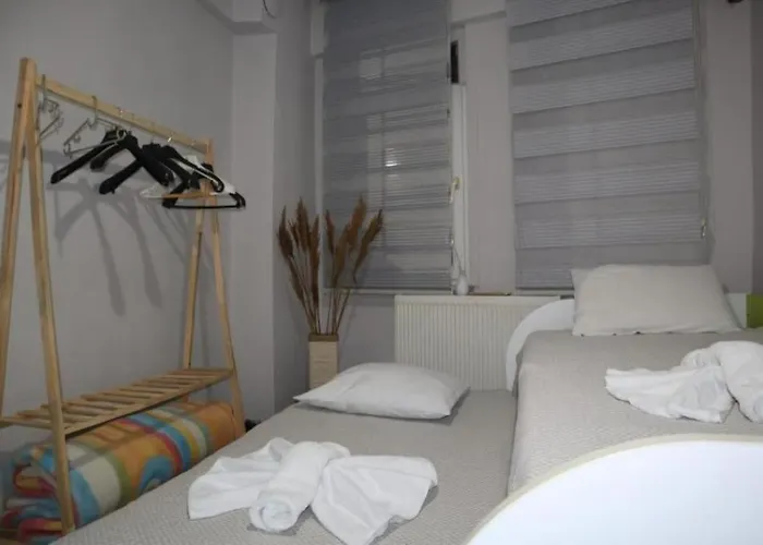 Apartment Pink Old 1 *