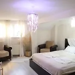 Pink Old 1 Апартаменты